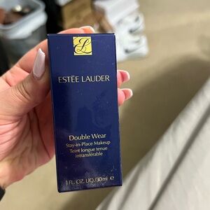Estée Lauder double wear foundation